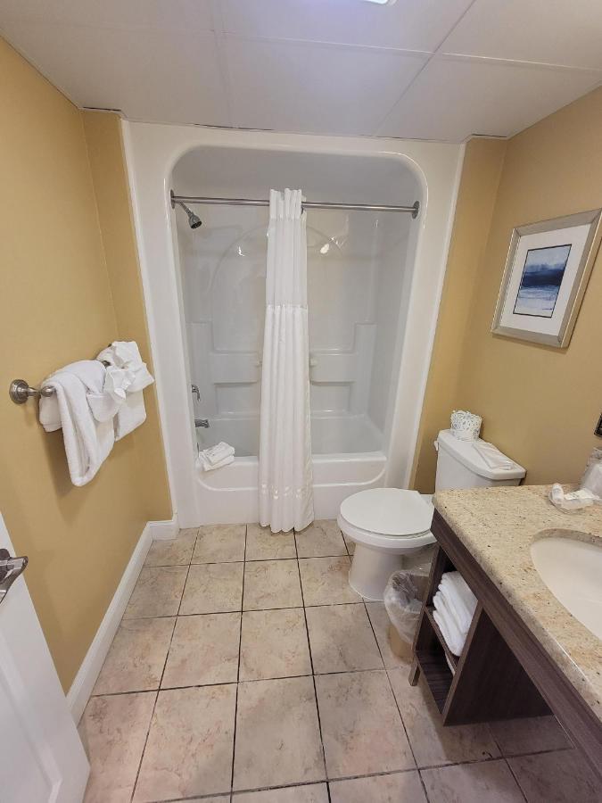 Direct Oceanfront Caravelle 615 Sleeps 4 Guests Hébergement de vacances Myrtle Beach